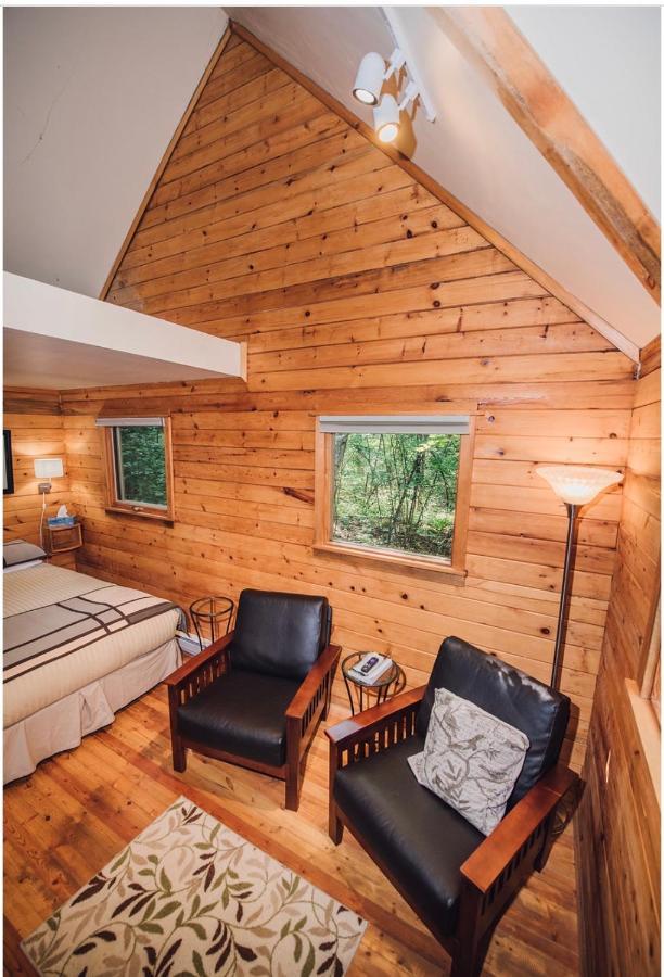 Across The Creek Cabins Clearwater Exterior photo